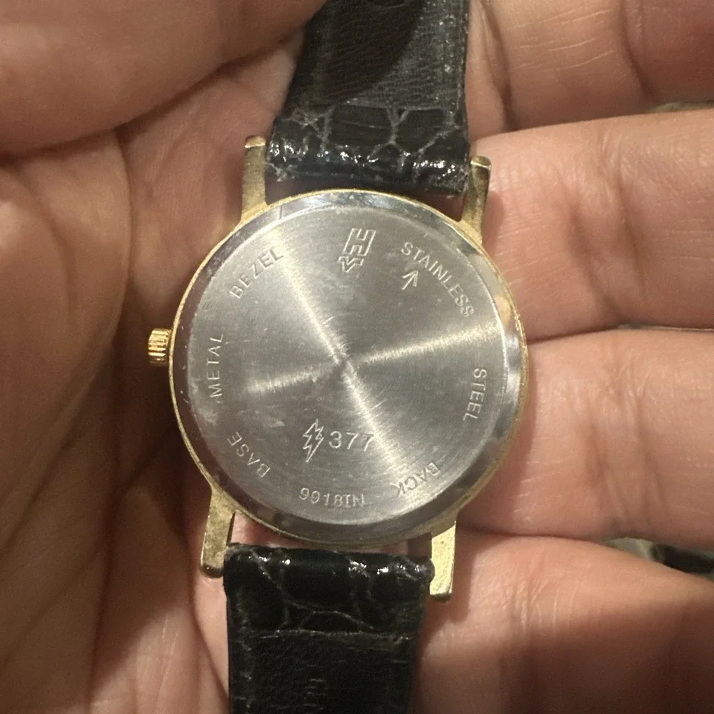Working Vintage Helbros Invincible Diamond Quartz Mens Black Watch‎ 33mm Fit 7